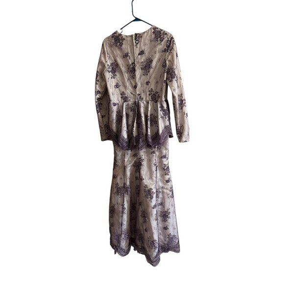 Debra Miller Designs Embroidered Formal Gown – Size 10, Elegant Peplum & Lace De - Picture 2 of 5